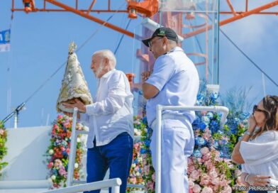 No Círio de Nazaré, Lula recebe gritos de “vai roubar a santa”