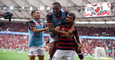 Gabigol brilha com 2 gols, Flamengo vence o Atlético-MG e fica perto do penta da Copa do Brasil